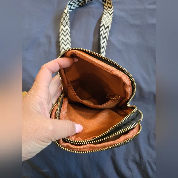 DIOMO Anti Theft Small Sling Bag - Picture 5 of 6